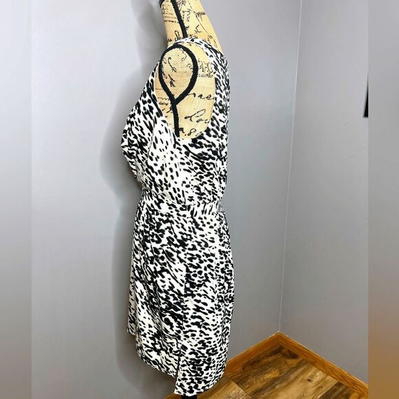 W118 by Walter Baker animal print sleeveless high low dress size medium office - Picture 5 of 8